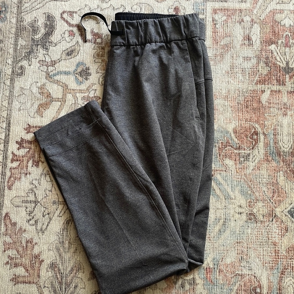 Lululemon stretch 7/8 High Rise pants